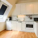 Frieda Apartment *